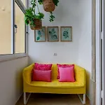 In By Interhome * Lisbon