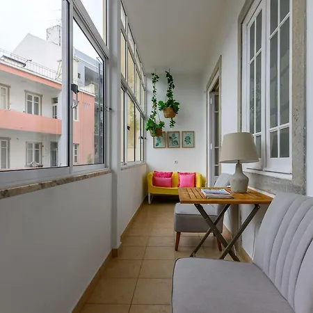 In By Interhome Lisbon