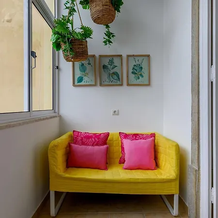 In By Interhome * Lisbon